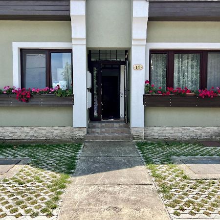 Ferienwohnung Orosz Apartmanhaz Gyula Exterior foto