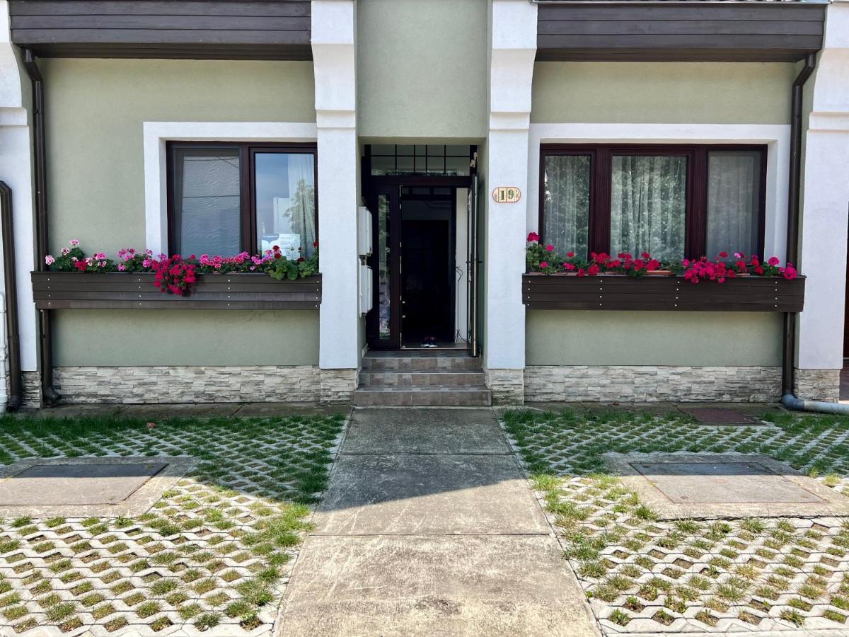 Ferienwohnung Orosz Apartmanhaz Gyula Exterior foto