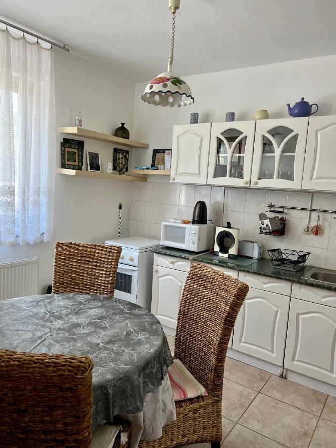 Ferienwohnung Orosz Apartmanhaz Gyula Exterior foto